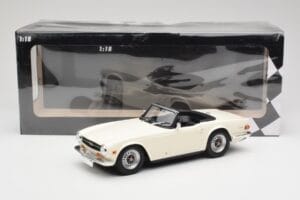 Triumph TR6 PI Бял Minichamps 1:18 155132035 Метал — снимка 6 от 6