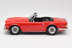 Triumph TR6 PI Червен Minichamps 1:18 155132031 Метал — снимка 3 от 6