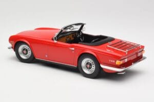 Triumph TR6 PI Червен Minichamps 1:18 155132031 Метал — снимка 5 от 6