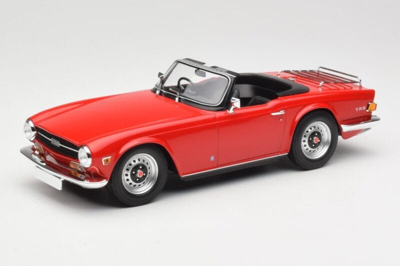 Triumph TR6 PI Червен Minichamps 1:18 155132031 Метал