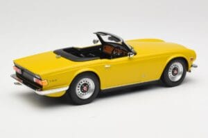 Triumph TR6 RHD Жълт Minichamps 1:18 155132034 Метал — снимка 2 от 6