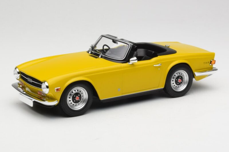 Triumph TR6 RHD Жълт Minichamps 1:18 155132034 Метал