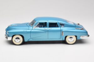 Tucker Torpedo Син Road Signature 1:18 92268 Метал — снимка 4 от 8