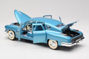 Tucker Torpedo Син Road Signature 1:18 92268 Метал — снимка 5 от 8