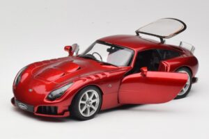 TVR Sagaris Червен Revell 1:18 08816 Метал — снимка 2 от 8