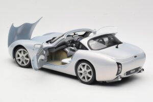 TVR Tuscan Mk2 Сребрист Sun Star 1:18 4462 Метал — снимка 5 от 8