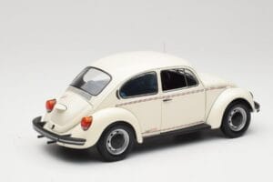 Volkswagen 1200 Jeans Bug Бял Minichamps 1:18 150057101 Метал — снимка 3 от 8