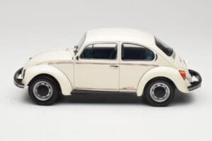 Volkswagen 1200 Jeans Bug Бял Minichamps 1:18 150057101 Метал — снимка 4 от 8