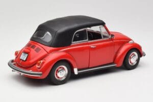 Volkswagen 1302 LS Кабриолет Червен Revell 1:18 08470 Метал — снимка 3 от 8