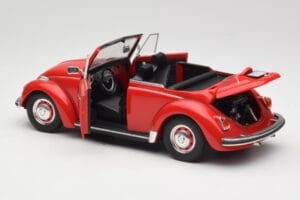 Volkswagen 1302 LS Кабриолет Червен Revell 1:18 08470 Метал — снимка 5 от 8