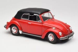 Volkswagen 1302 LS Кабриолет Червен Revell 1:18 08470 Метал — снимка 6 от 8