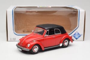 Volkswagen 1302 LS Кабриолет Червен Revell 1:18 08470 Метал — снимка 8 от 8
