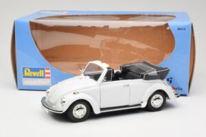 Volkswagen 1302 LS Кабриолет Бял Revell 1:18 08415 Метал — снимка 8 от 8