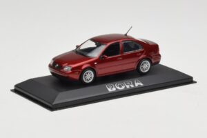Volkswagen Bora Mk4 Red Metallic Minichamps 1:43 VW003 Метал — снимка 2 от 4