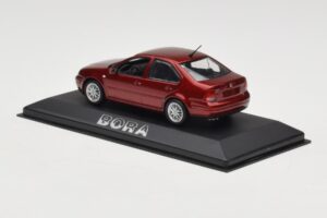 Volkswagen Bora Mk4 Red Metallic Minichamps 1:43 VW003 Метал — снимка 3 от 4