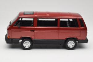 Volkswagen Bus T3 Multivan Magnum Mars Red Metallic KK-Scale 1:18 KKDC180991 Метал — снимка 3 от 6