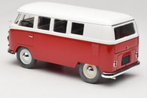 Volkswagen Combi T1 Червен & Бял Solido 1:18 8031 Метал — снимка 7 от 8