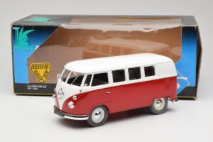 Volkswagen Combi T1 Червен & Бял Solido 1:18 8031 Метал — снимка 8 от 8
