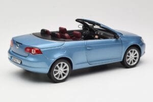 Volkswagen Eos Син Norev 1:18 188422 Метал — снимка 3 от 8