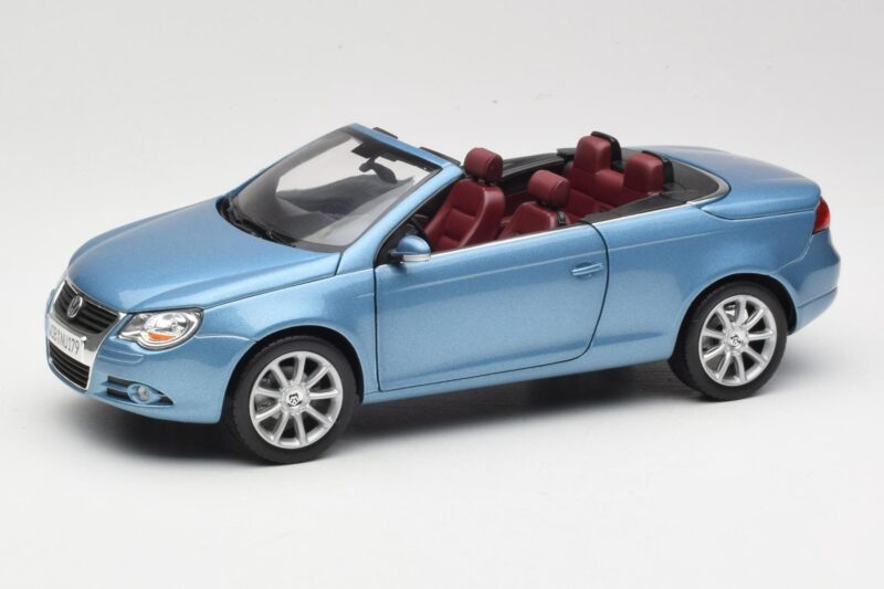 Volkswagen Eos Син Norev 1:18 188422 Метал