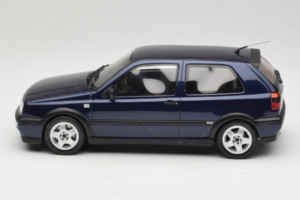 Volkswagen Golf Mk3 VR6 Тъмносин Otto 1:18 OT046 Смола — снимка 3 от 6