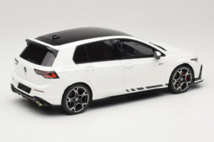 Volkswagen Golf Mk8 GTI Clubsport Pure White Otto 1:18 OT1221 Смола — снимка 2 от 6