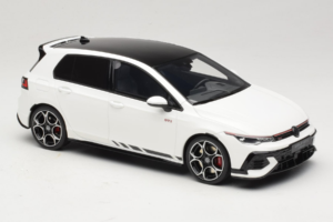 Volkswagen Golf Mk8 GTI Clubsport Pure White Otto 1:18 OT1221 Смола — снимка 4 от 6