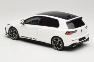 Volkswagen Golf Mk8 GTI Clubsport Pure White Otto 1:18 OT1221 Смола — снимка 5 от 6