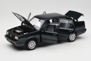 Volkswagen Jetta Mk3 CL Черен Icartime 1:18 JETTA001 Метал — снимка 2 от 8