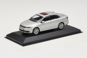 Volkswagen Jetta Mk6 Сребрист Minichamps 1:43 JETTA002 Метал — снимка 2 от 4