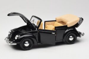 Volkswagen Бръмбар Кабриолет Черен Maisto 1:18 37800-M6 Метал — снимка 2 от 8