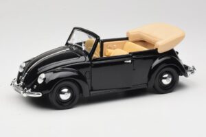 Volkswagen Бръмбар Кабриолет Черен Maisto 1:18 37800-M6 Метал