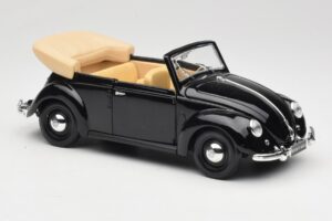 Volkswagen Бръмбар Кабриолет Черен Maisto 1:18 37800-M6 Метал — снимка 6 от 8