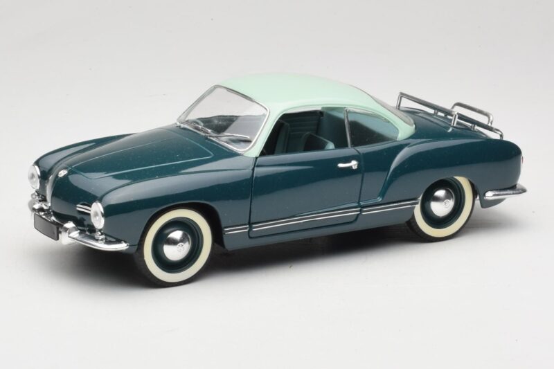 Volkswagen Karmann Ghia Син Solido 1:18 8061 Метал