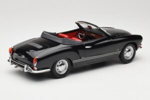 Volkswagen Karmann Ghia Кабриолет Черен Minichamps 1:18 155054031 Метал — снимка 2 от 6