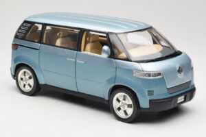Volkswagen Microbus Concept Светлозелен Revell 1:18 08444 Метал — снимка 6 от 8