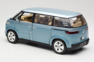 Volkswagen Microbus Concept Светлозелен Revell 1:18 08444 Метал — снимка 7 от 8
