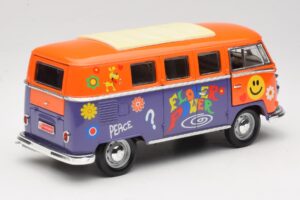 Volkswagen Microbus T1 Flower Power Road Signature 1:18 92329 Метал — снимка 3 от 8