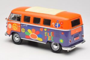 Volkswagen Microbus T1 Flower Power Road Signature 1:18 92329 Метал — снимка 7 от 8