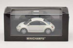 Volkswagen New Beetle Бял Minichamps 1:43 430058005 Метал — снимка 4 от 4