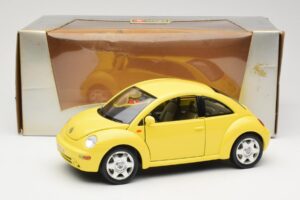 Volkswagen New Beetle Жълт Bburago 1:18 BEETLE001 Метал — снимка 8 от 8