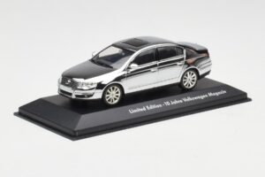 Volkswagen Passat B6 Chrome Silver 10 Years Volkswagen Magazine Minichamps 1:43 PASSAT004 Метал — снимка 2 от 4
