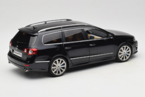 Volkswagen Passat B6 R36 Variant Черен NZG 1:18 KF044-4A Метал — снимка 3 от 8