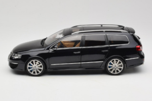 Volkswagen Passat B6 R36 Variant Черен NZG 1:18 KF044-4A Метал — снимка 4 от 8