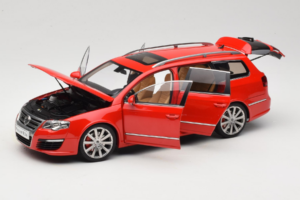 Volkswagen Passat B6 R36 Variant Червен NZG 1:18 KF044-5 Метал — снимка 2 от 8