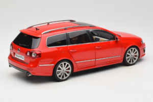 Volkswagen Passat B6 R36 Variant Червен NZG 1:18 KF044-5 Метал — снимка 3 от 8