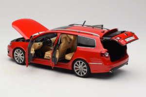 Volkswagen Passat B6 R36 Variant Червен NZG 1:18 KF044-5 Метал — снимка 5 от 8