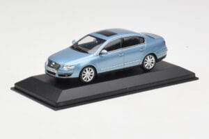 Volkswagen Passat B6 Blue Metallic Minichamps 1:43 PASSAT002 Метал — снимка 2 от 4
