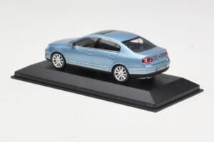 Volkswagen Passat B6 Blue Metallic Minichamps 1:43 PASSAT002 Метал — снимка 3 от 4