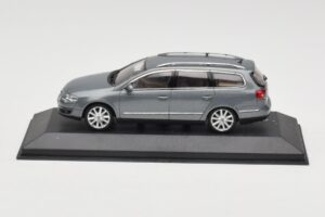 Volkswagen Passat B6 Variant Grey Metallic Minichamps 1:43 PASSAT005 Метал